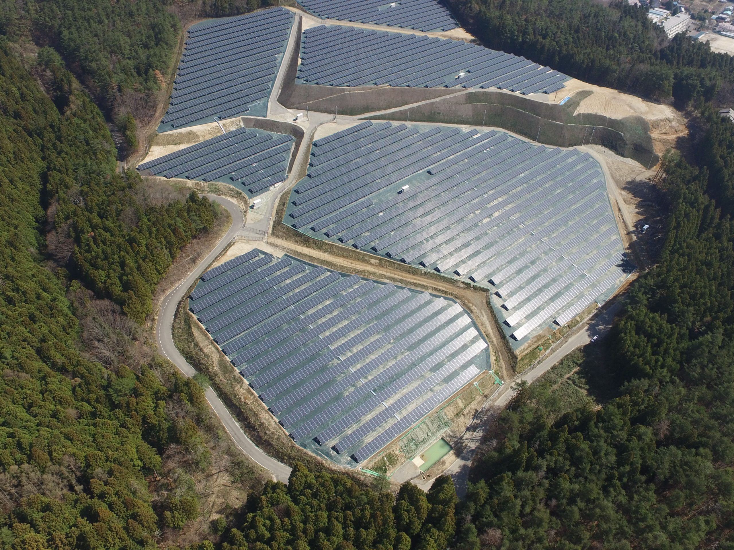 太陽メンテナンス福島発電所写真